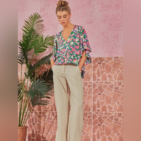 Emily Wonder Ruffled Multicolor Floral Boxy Blouse- 
size L, New Without Tags - Picture 4 of 8